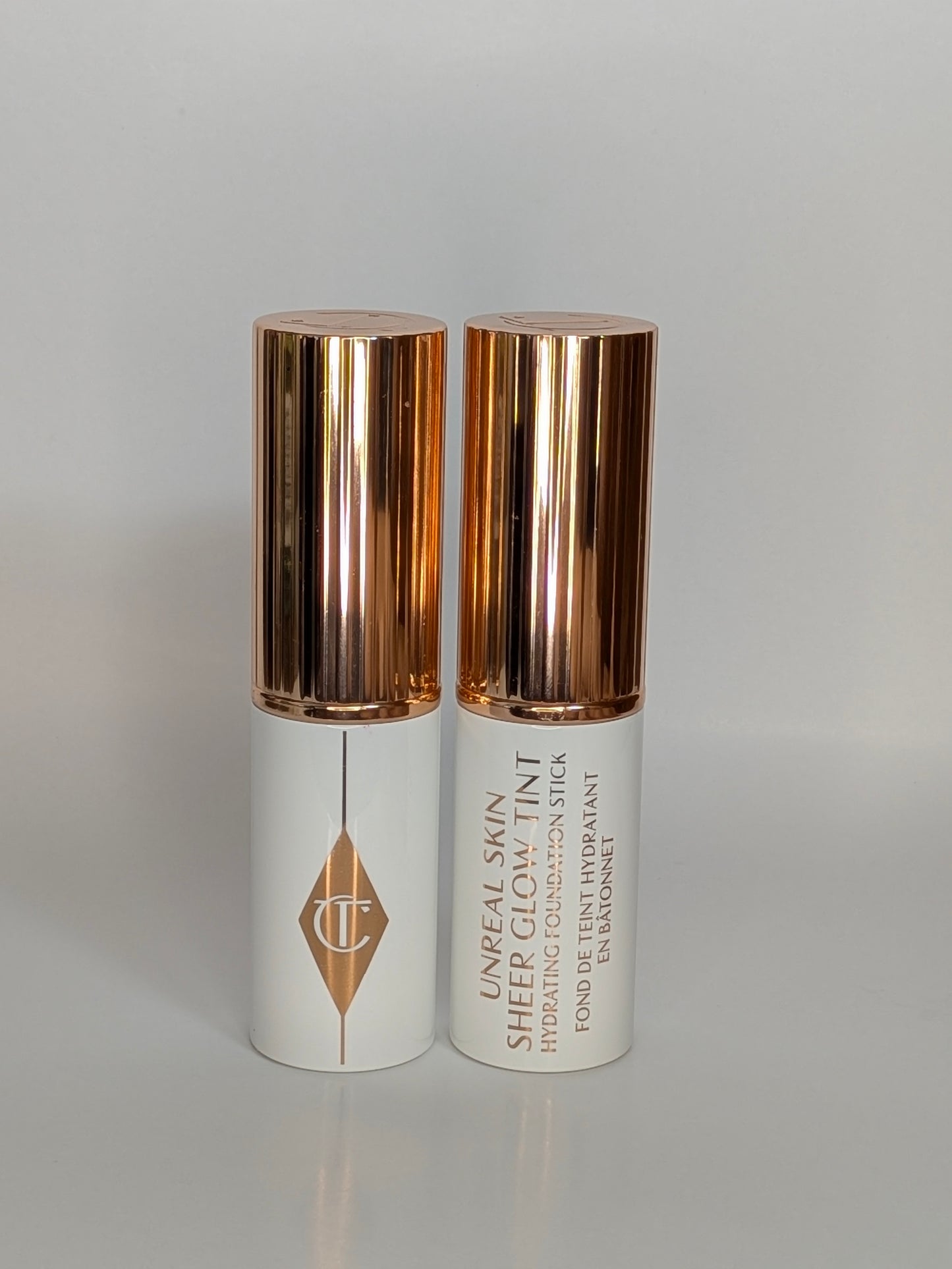 Charlotte Tilburry - UNREAL SKIN SHEER GLOW TINT HYDRATING FOUNDATION STICK