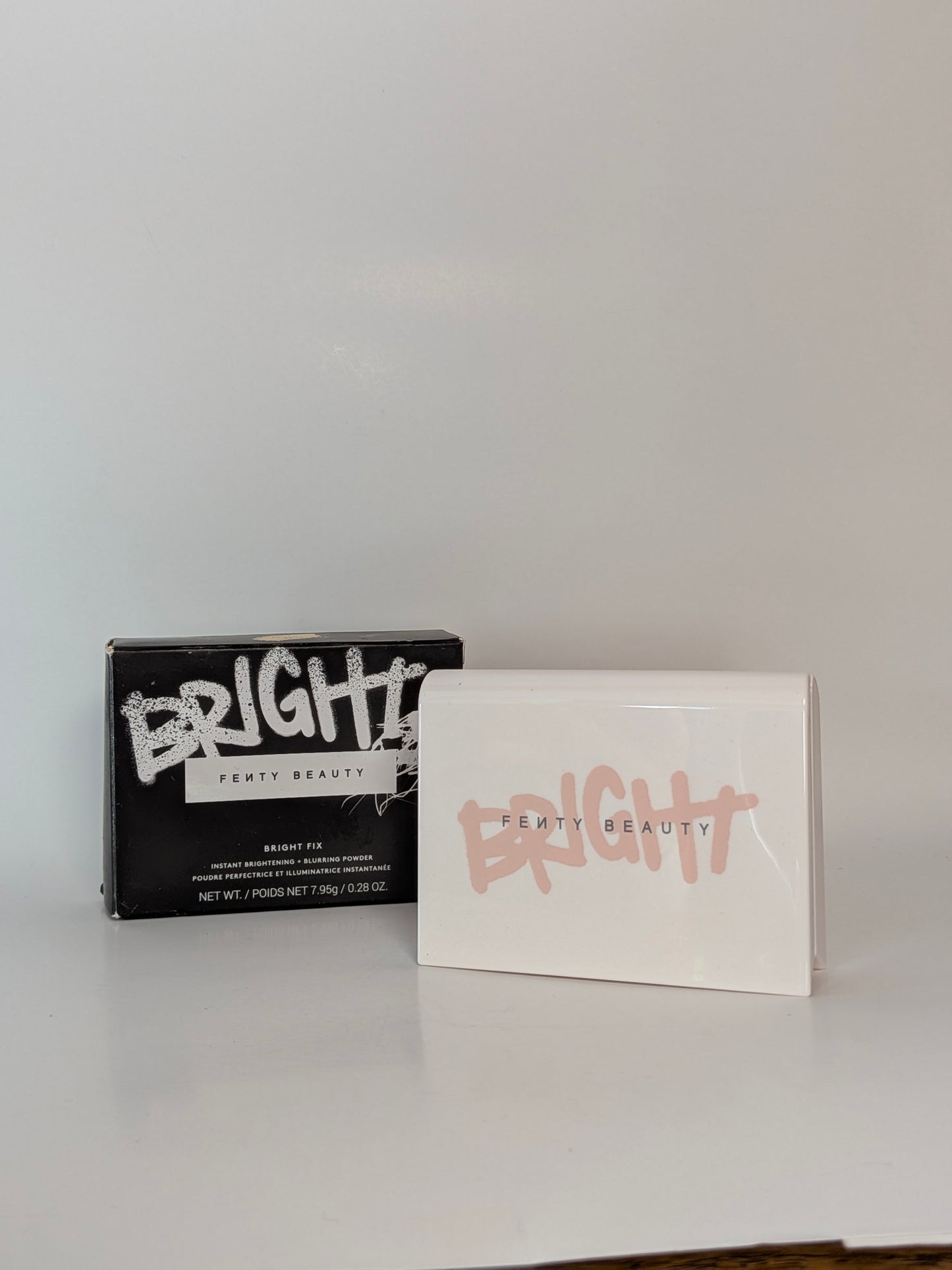 Fenty Beauty - Bright Fix Instant Brightening + Blurring Powder