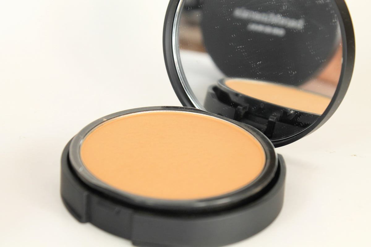 bareMinerals - BAREPRO® 24HR Skin-Perfecting Powder Foundation