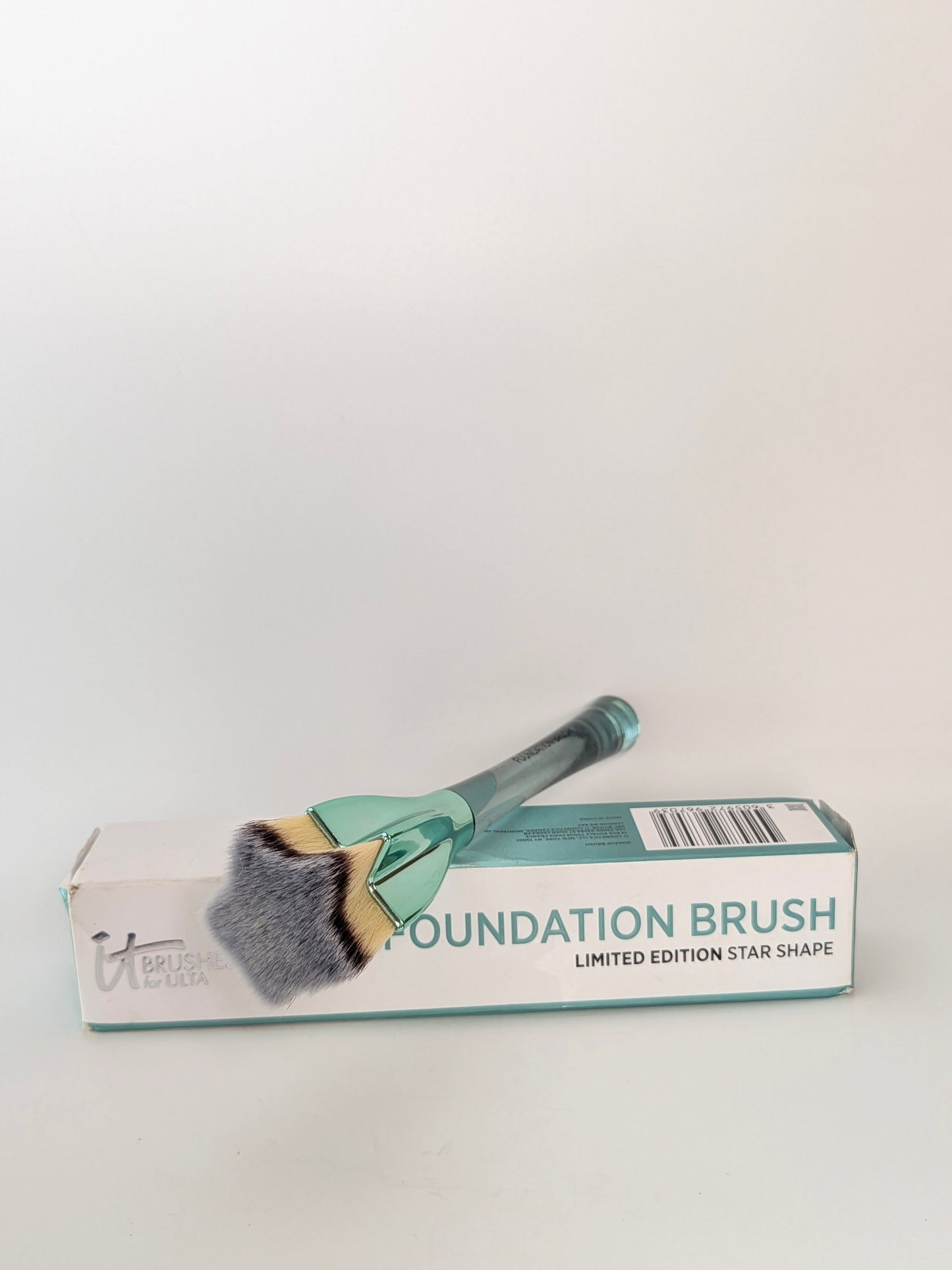 IT Brushes - Limited Edition Star Foundation Brush