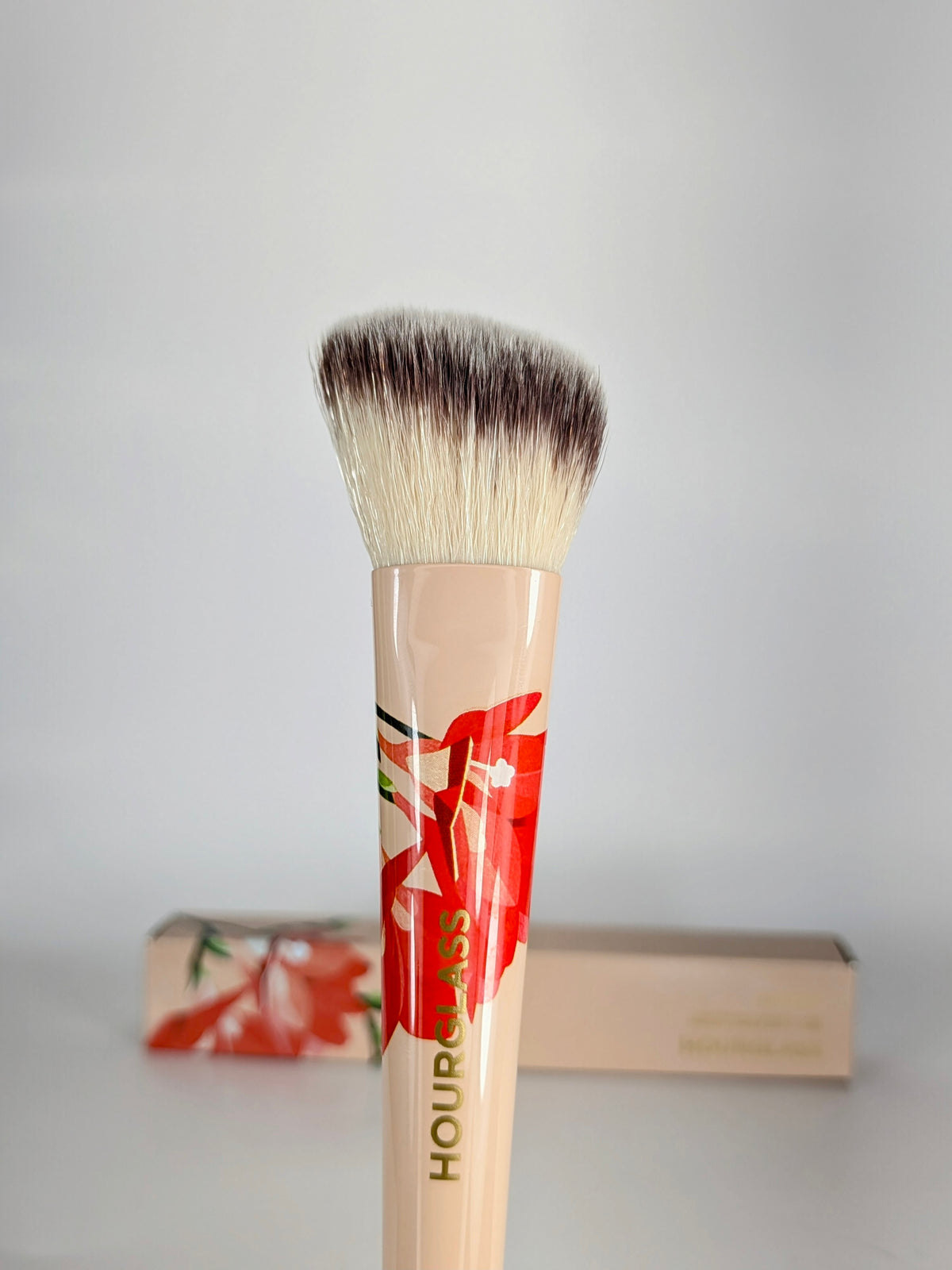 HOURGLASS - Ambient Lighting Edit Brush II